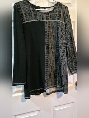 4/$67 Deal! Papa Black & Gray Patterned Long-Sleeve Tunic